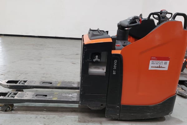Elektrischer Niederhubwagen Toyota LPE250 (BJ: 2020)