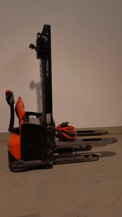 Elektrischer Hochhubwagen Toyota SWE120 (BJ: 2020)