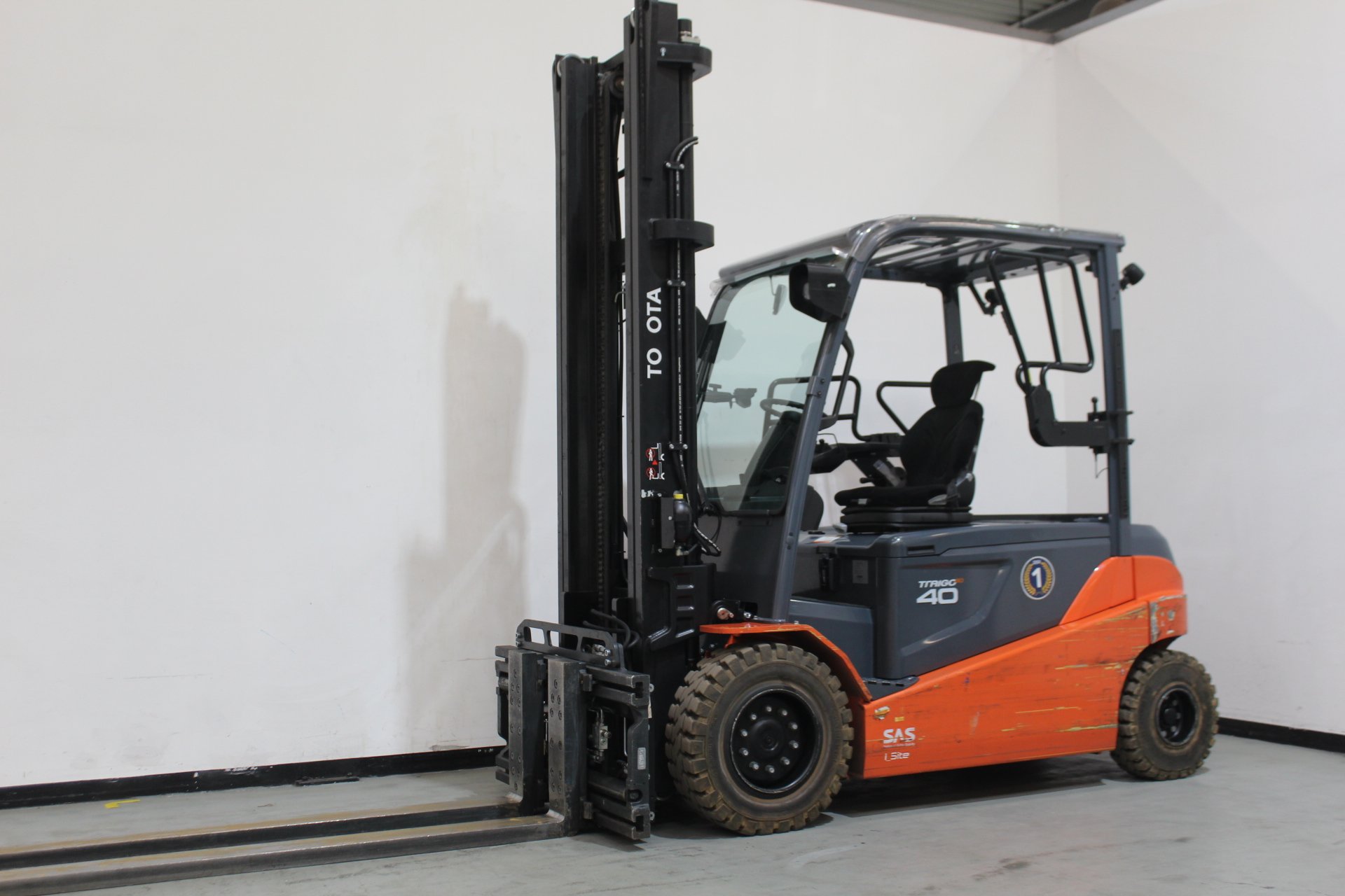 Elektro 4 Rad-Stapler Toyota 8FBMT40 (BJ: 2020)