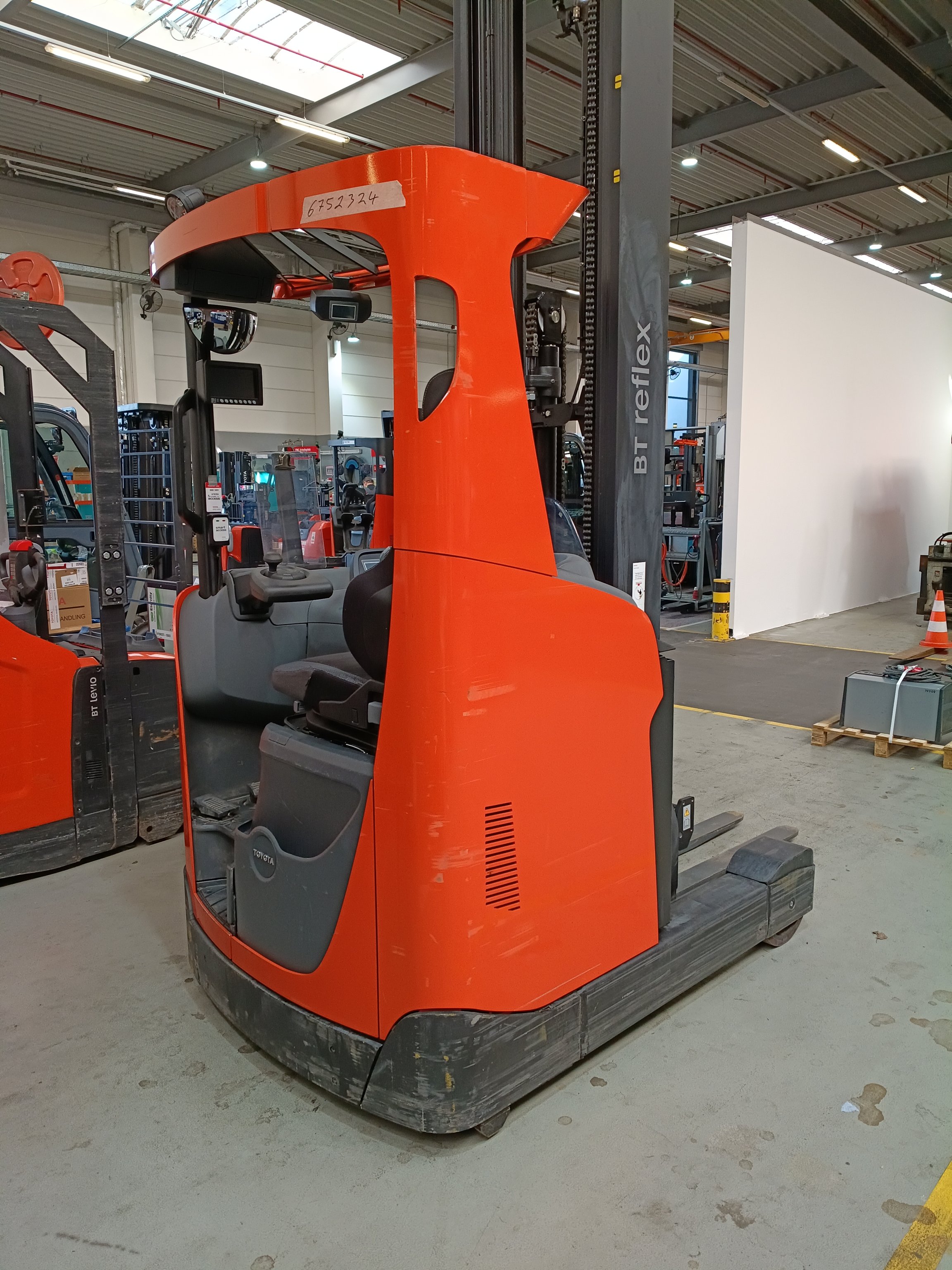 Schubmaststapler Toyota RRE160H (BJ: 2020)