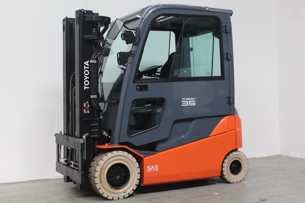 Elektro 4 Rad-Stapler Toyota 8FBMT35 (BJ: 2020)