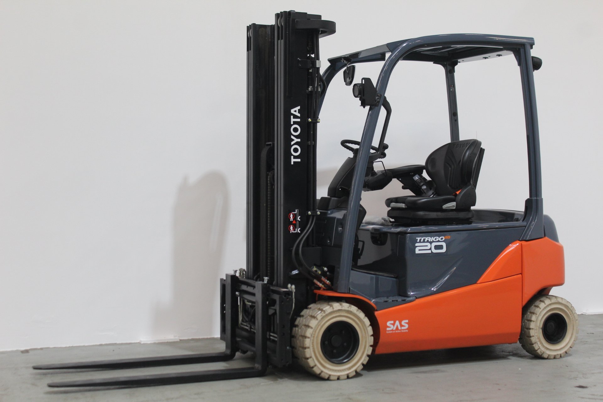 Elektro 4 Rad-Stapler Toyota 8FBM20T (BJ: 2020)