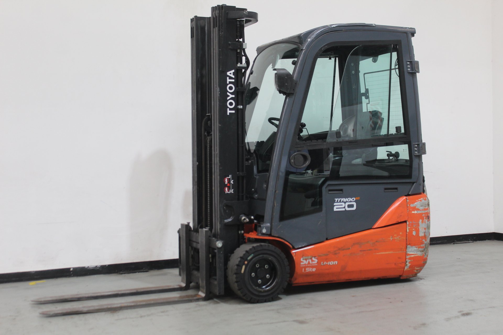 Elektro 3 Rad-Stapler Toyota 8FBE20T (BJ: 2020)