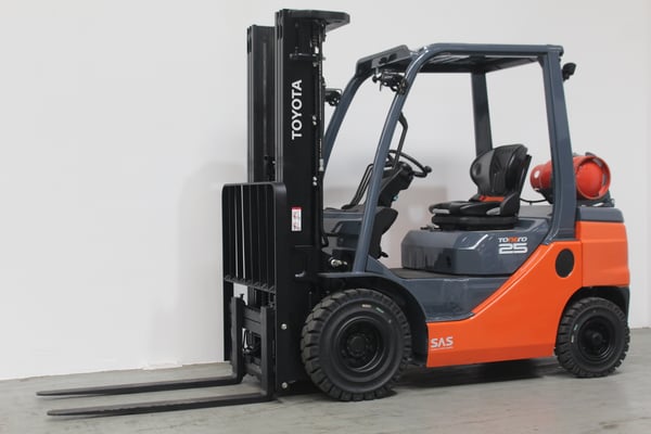Treibgasstapler Toyota 02-8FGF25 (BJ: 2020)