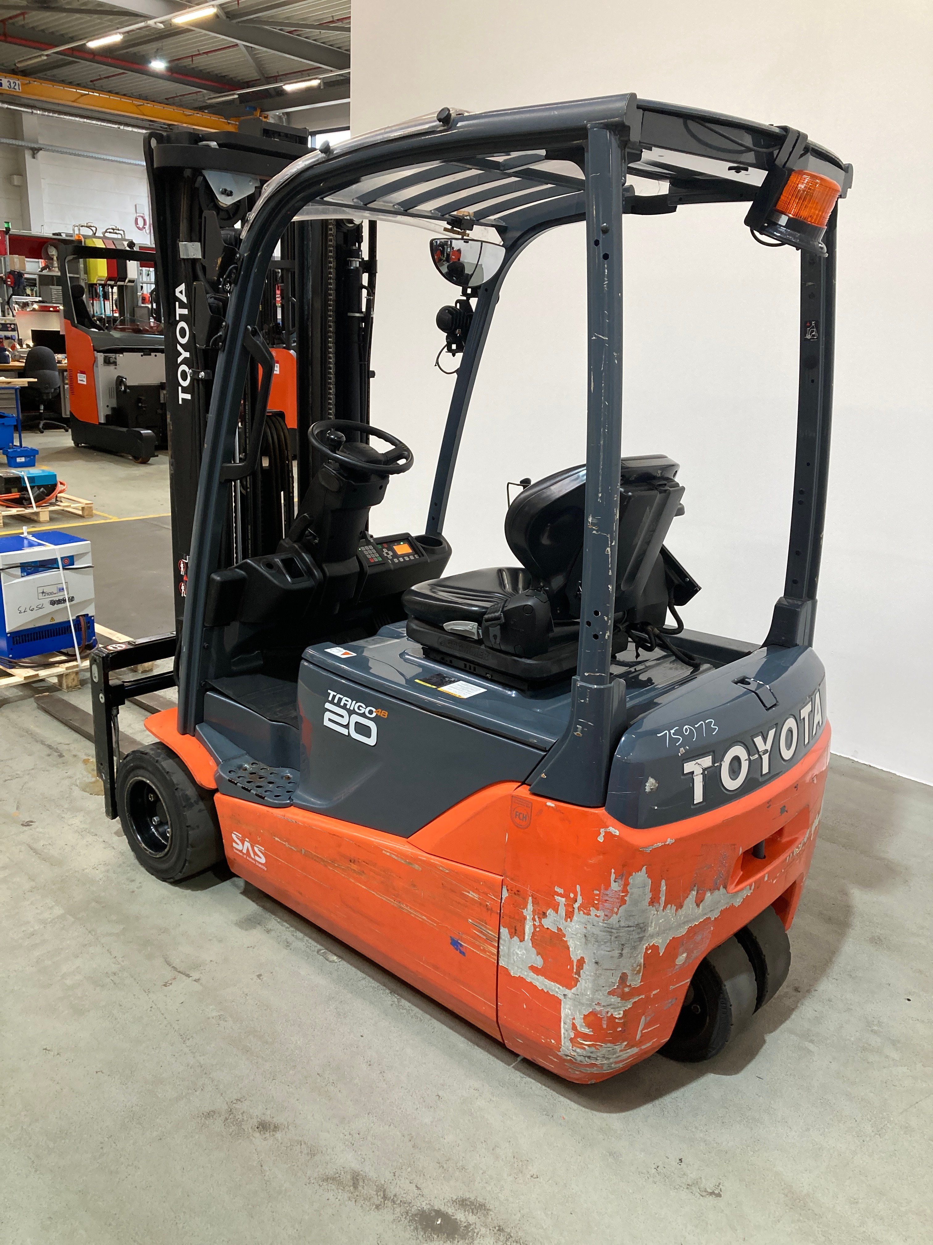 Elektro 3 Rad-Stapler Toyota 8FBE20T (BJ: 2020)