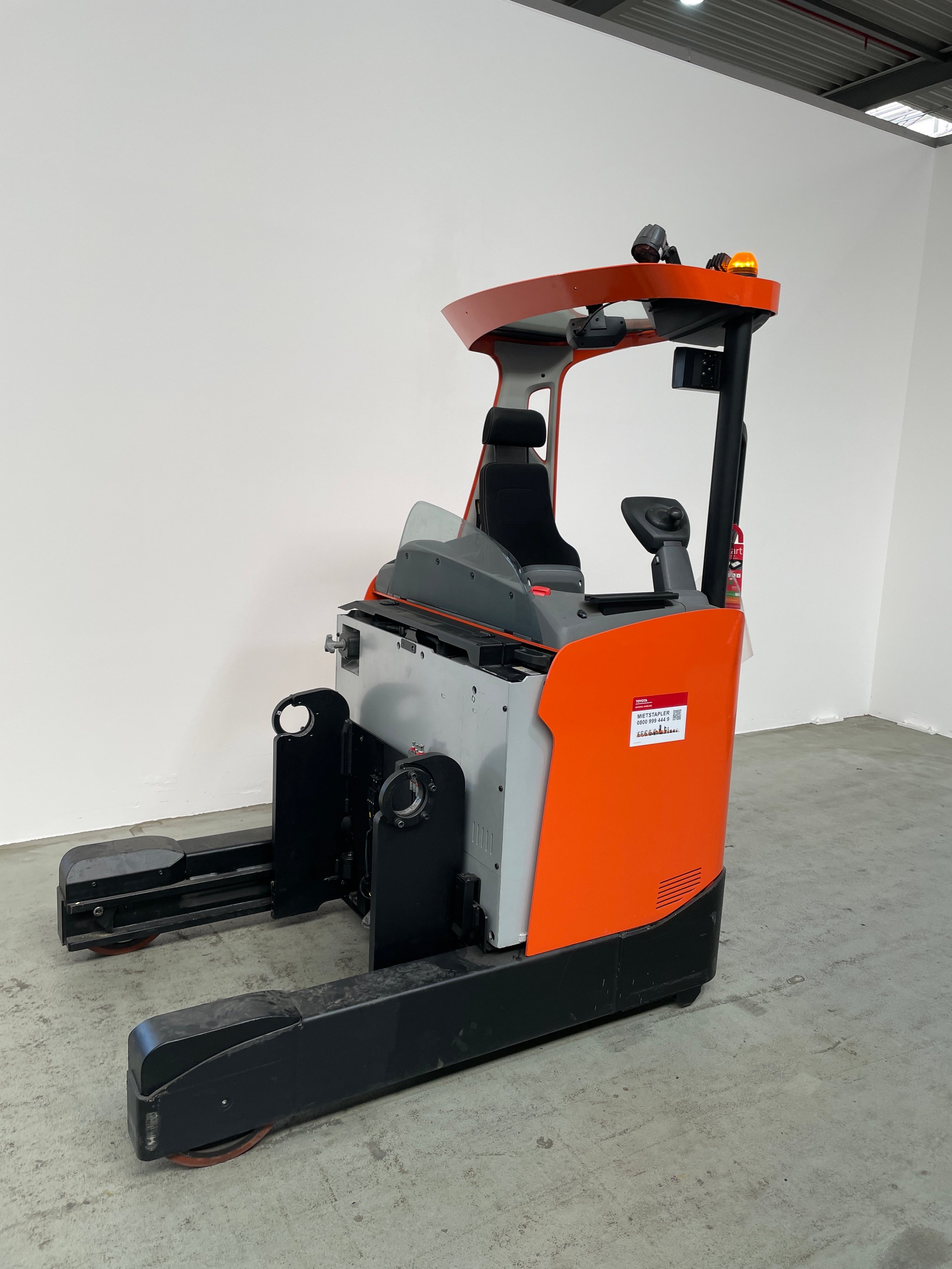 Schubmaststapler Toyota RRE200H (BJ: 2020)