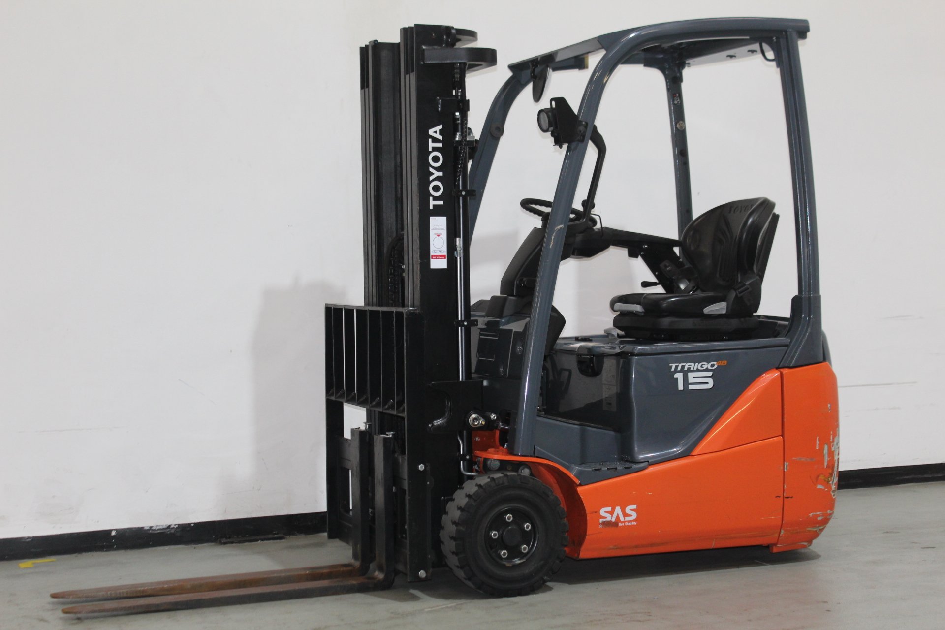 Elektro 3 Rad-Stapler Toyota 8FBE15T (BJ: 2020)