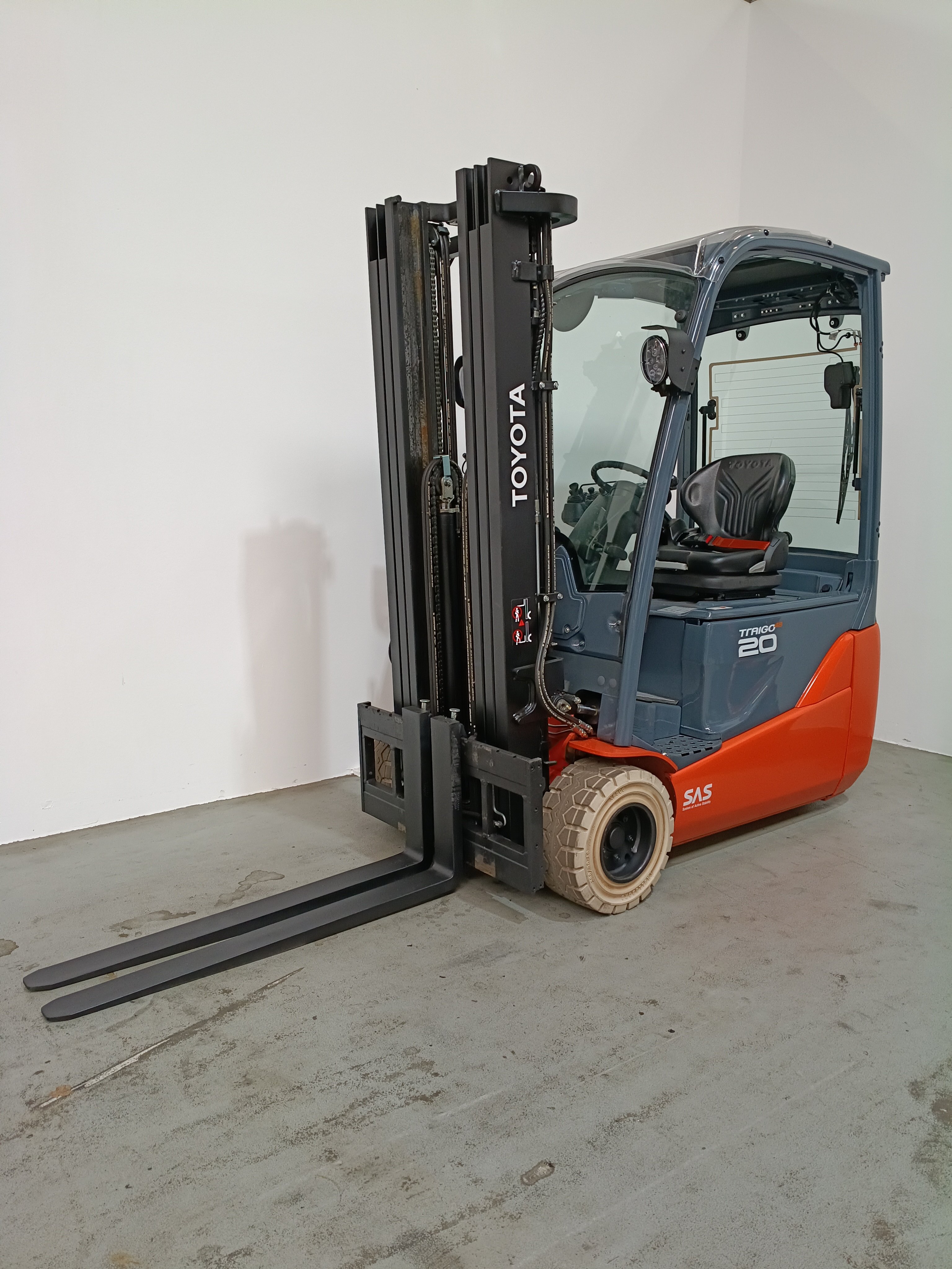 Elektro 3 Rad-Stapler Toyota 8FBE20T (BJ: 2020)