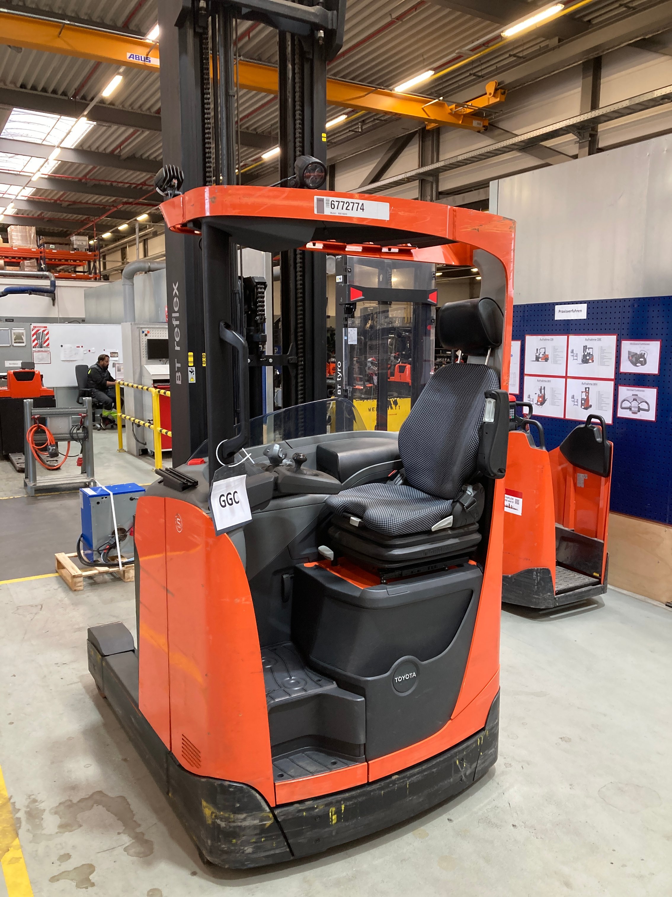 Schubmaststapler Toyota RRE160HE (BJ: 2020)