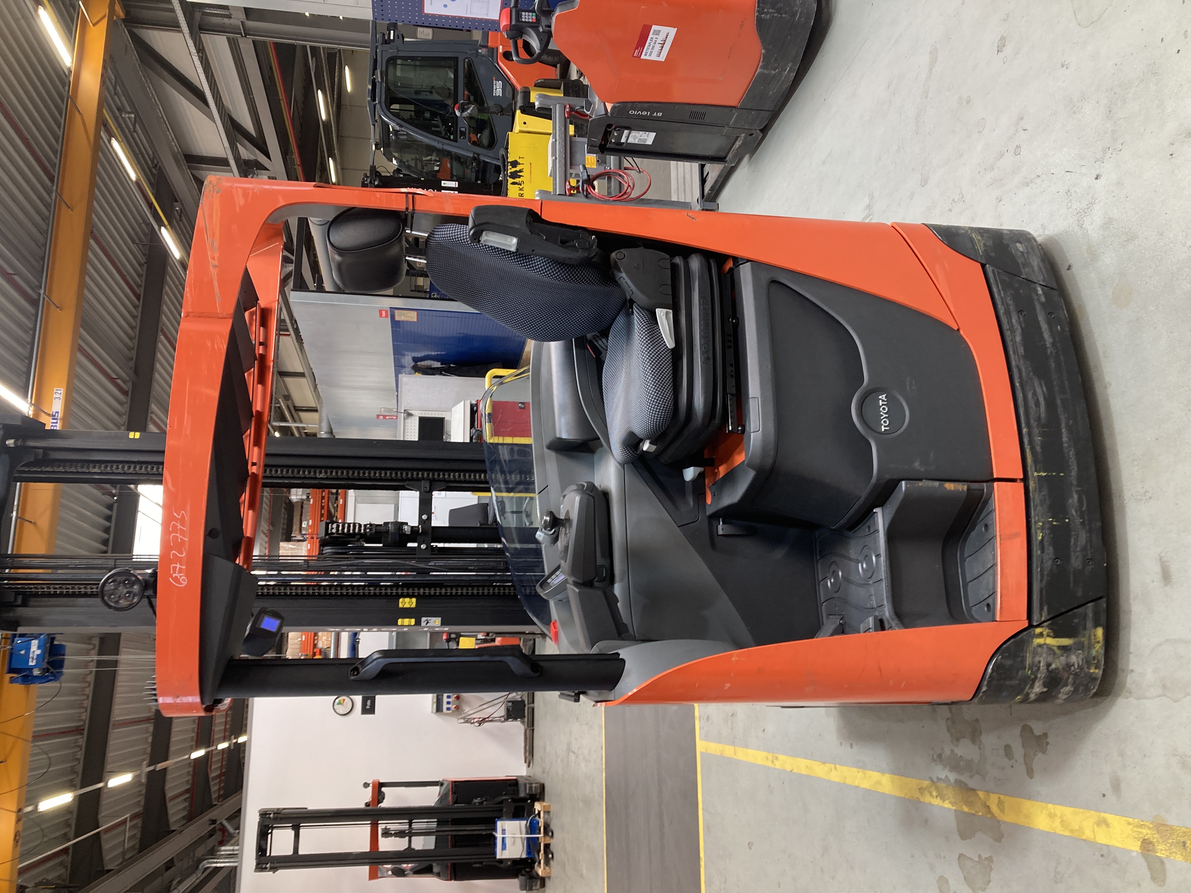 Schubmaststapler Toyota RRE160HE (BJ: 2020)