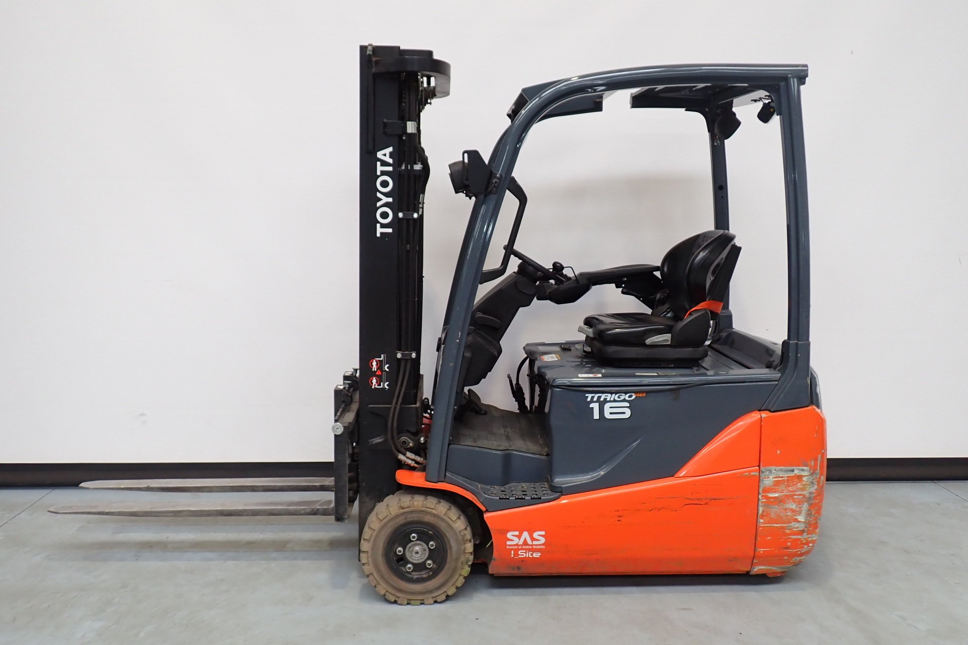Elektro 3 Rad-Stapler Toyota 8FBE16T (BJ: 2020)