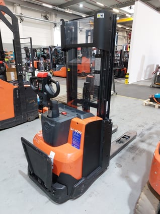 Elektrischer Hochhubwagen Toyota SWE120L (BJ: 2020)