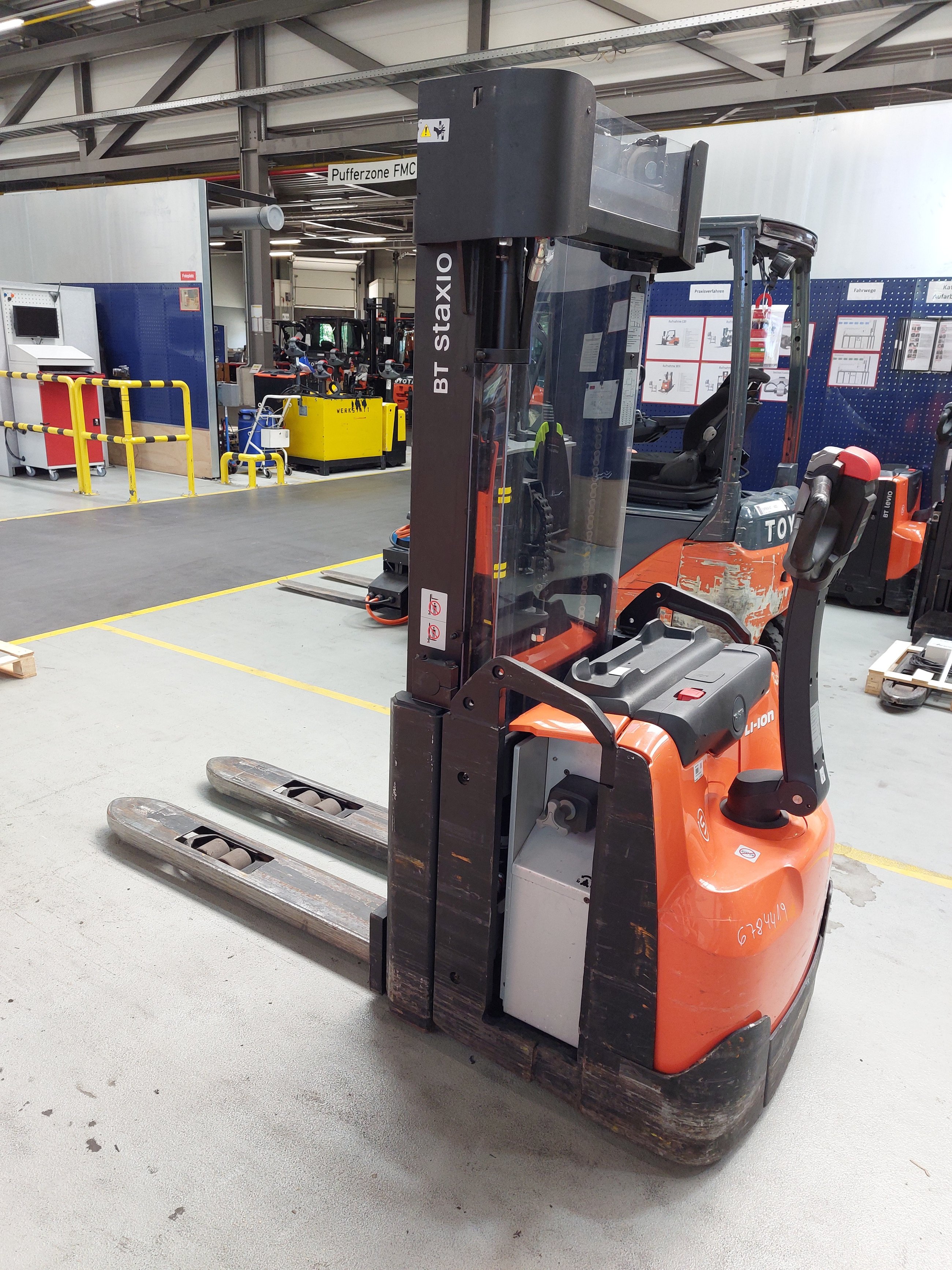 Elektrischer Hochhubwagen Toyota SWE145L (BJ: 2021)