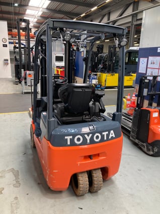 Elektro 3 Rad-Stapler Toyota 8FBEK16T (BJ: 2021)