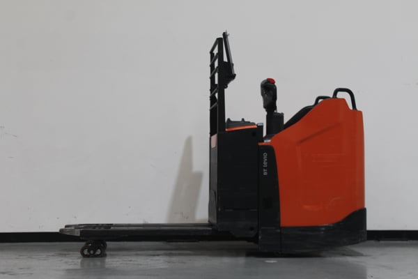 Elektrischer Niederhubwagen Toyota LPE200 (BJ: 2021)