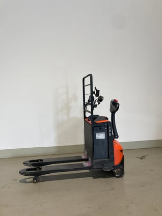 Elektrischer Niederhubwagen Toyota LWE200 (BJ: 2021)