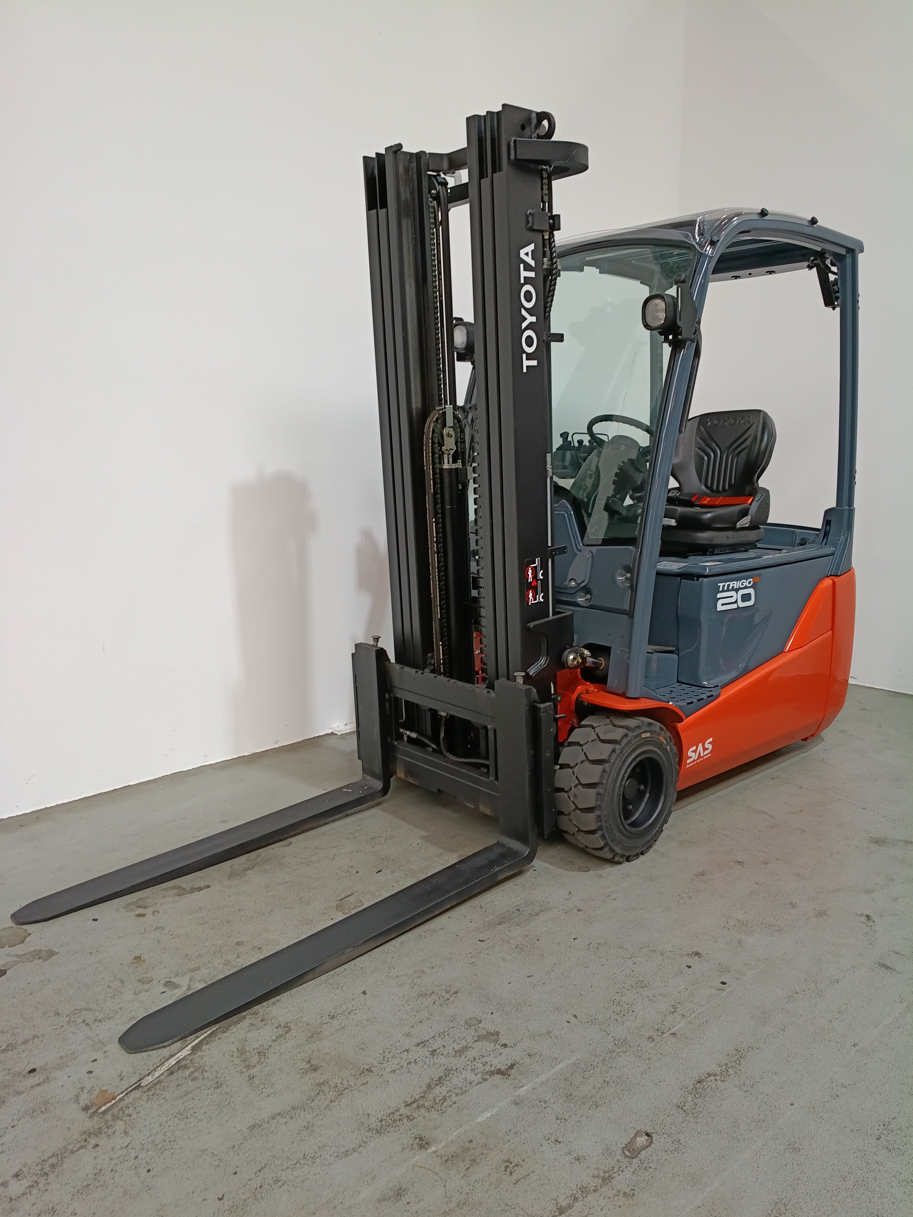 Elektro 3 Rad-Stapler Toyota 8FBE20T (BJ: 2021)