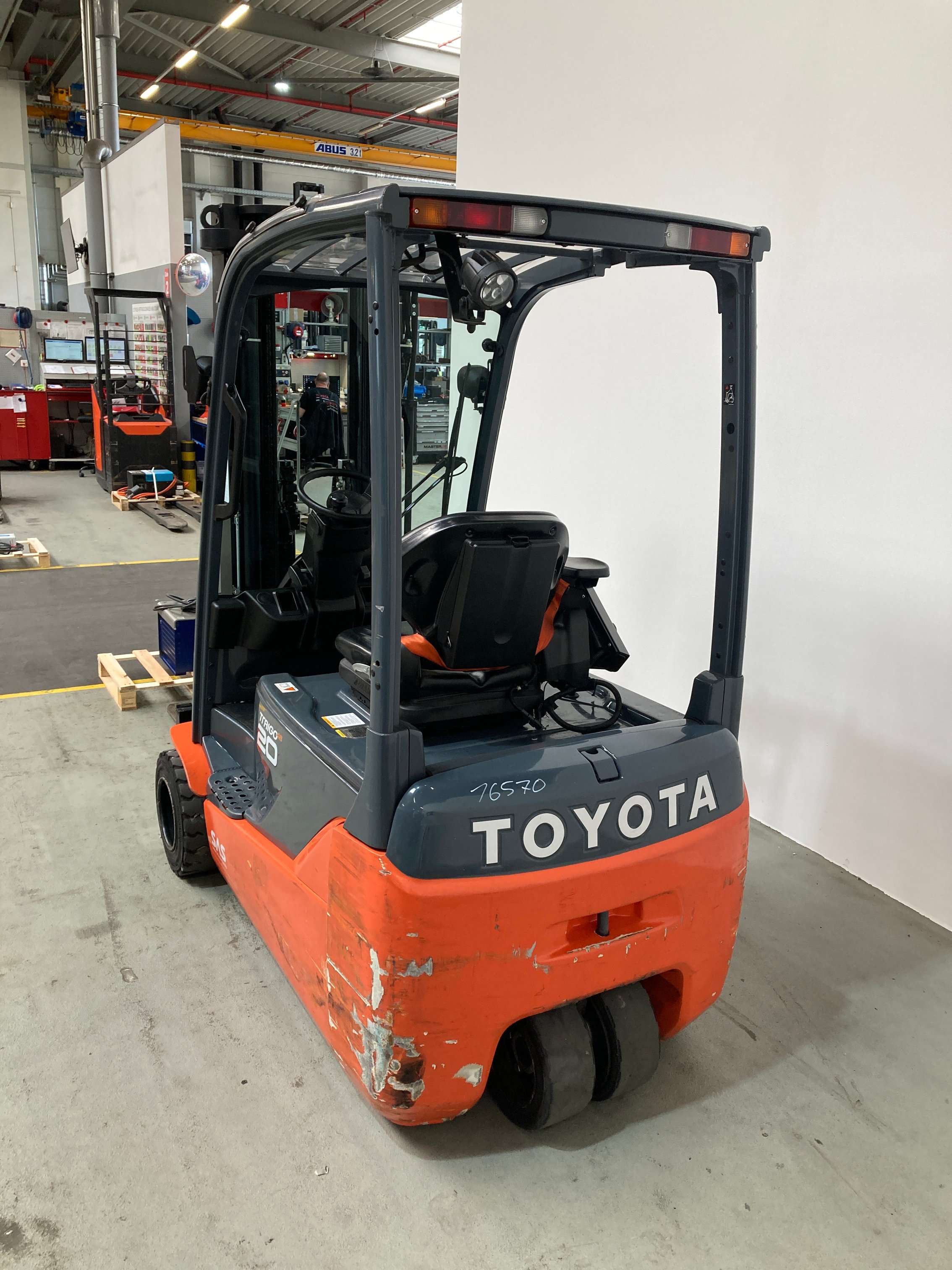 Elektro 3 Rad-Stapler Toyota 8FBE20T (BJ: 2021)