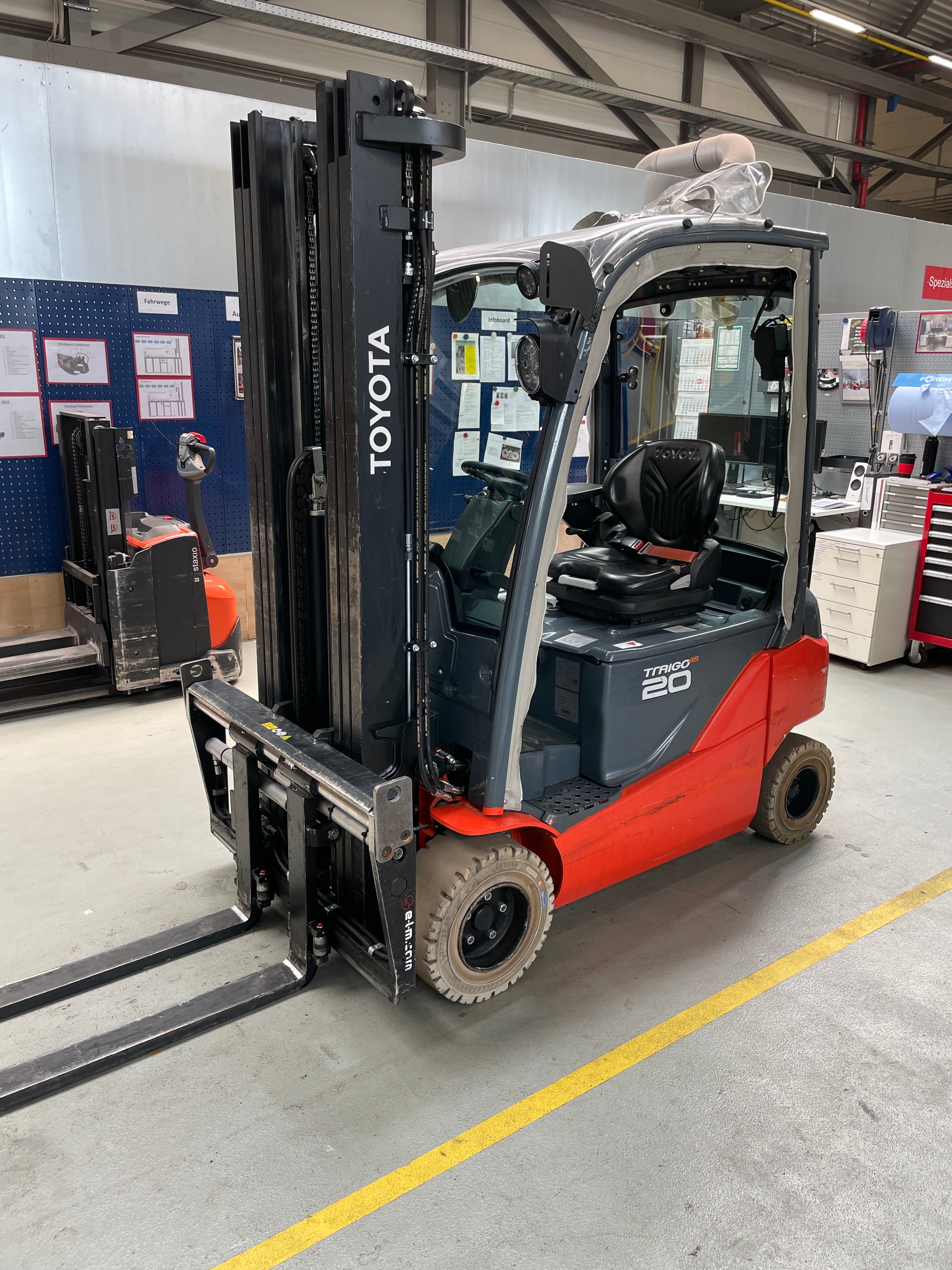 Elektro 4 Rad-Stapler Toyota 8FBMK20T (BJ: 2021)