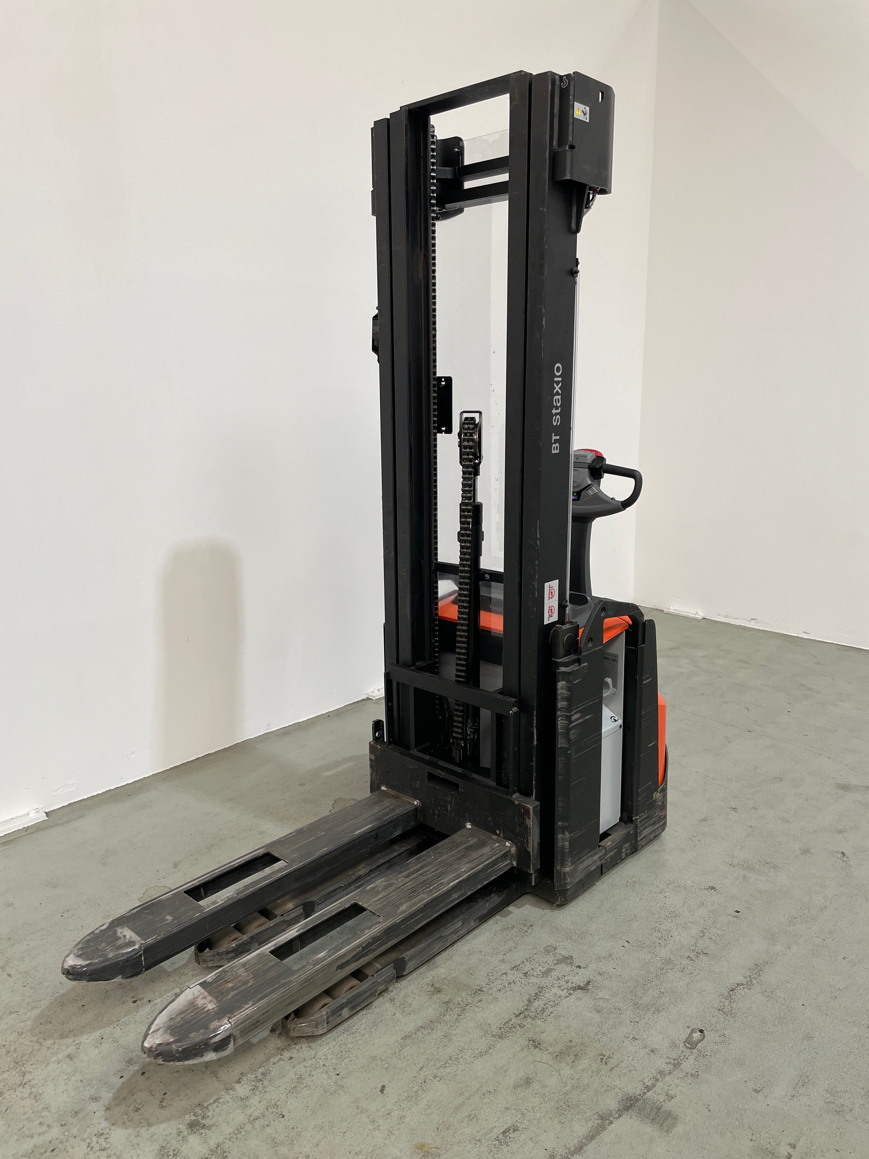 Elektrischer Hochhubwagen Toyota SWE160 (BJ: 2021)