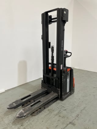 Elektrischer Hochhubwagen Toyota SWE160 (BJ: 2021)