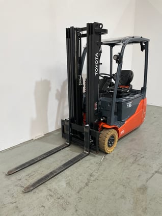 Elektro 3 Rad-Stapler Toyota 8FBE16T (BJ: 2021)