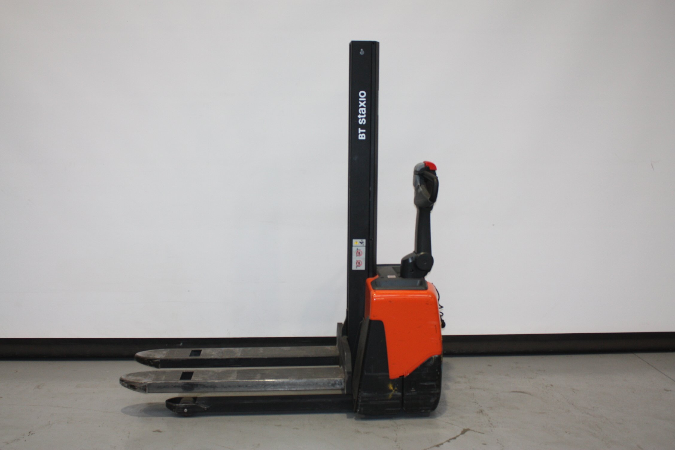 Elektrischer Hochhubwagen Toyota HWE100 (BJ: 2021)