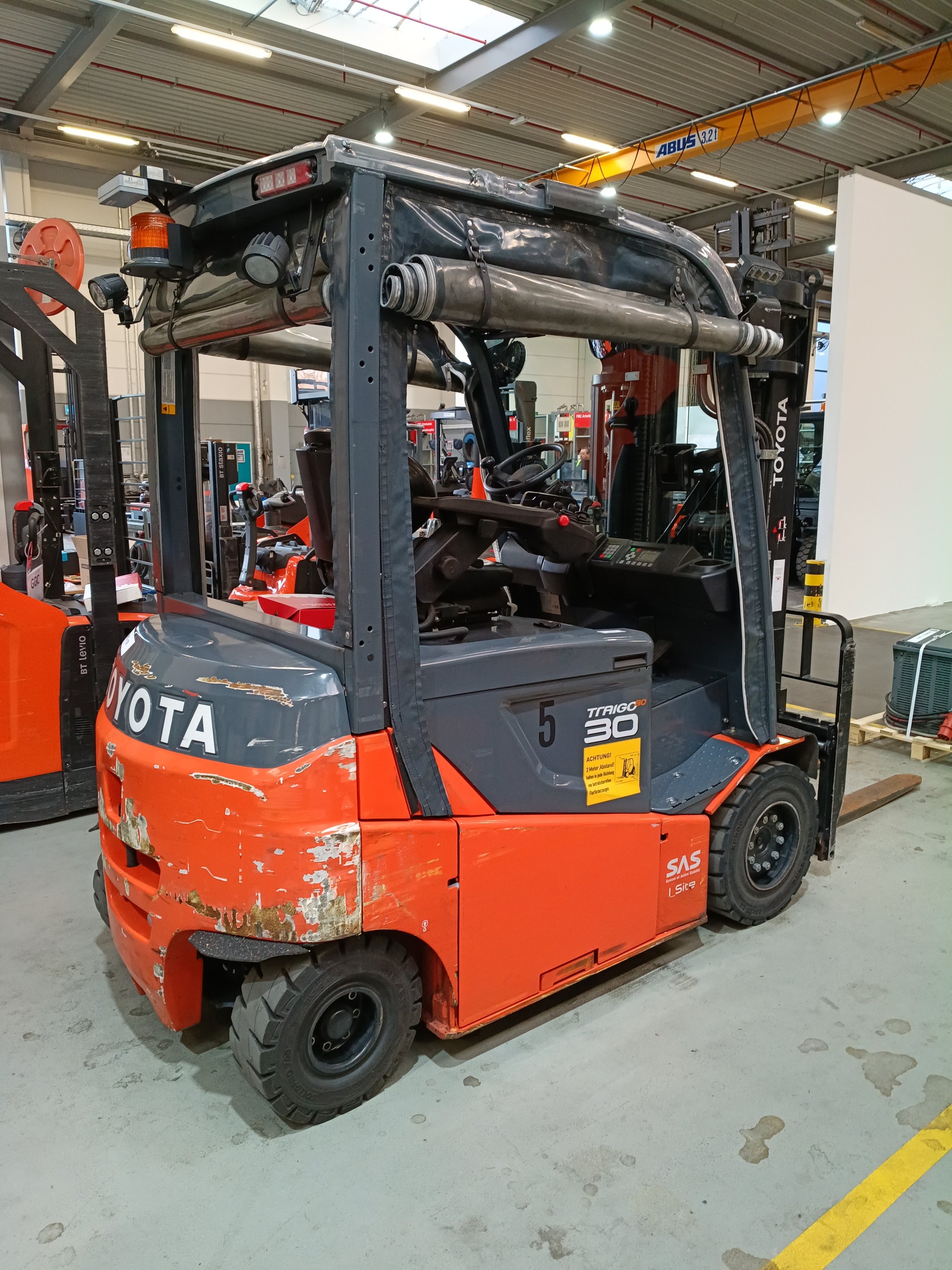 Elektro 4 Rad-Stapler Toyota 8FBMKT30 (BJ: 2021)
