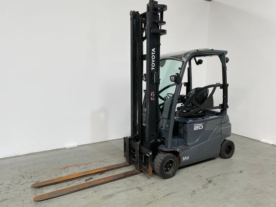 Elektro 4 Rad-Stapler Toyota 8FBM20T (BJ: 2021)