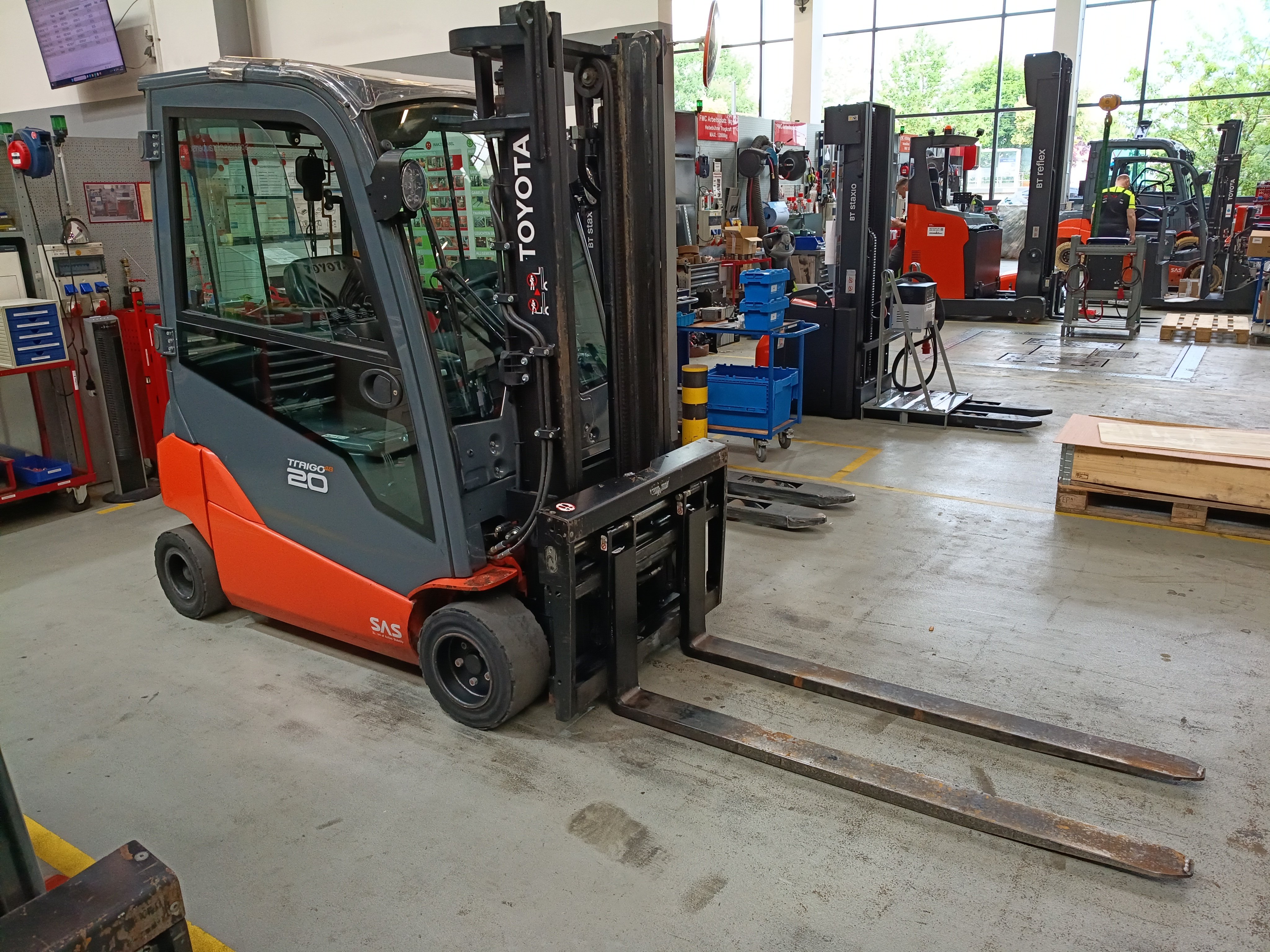 Elektro 4 Rad-Stapler Toyota 8FBM20T (BJ: 2021)