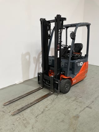 Elektro 3 Rad-Stapler Toyota 8FBE15T (BJ: 2021)