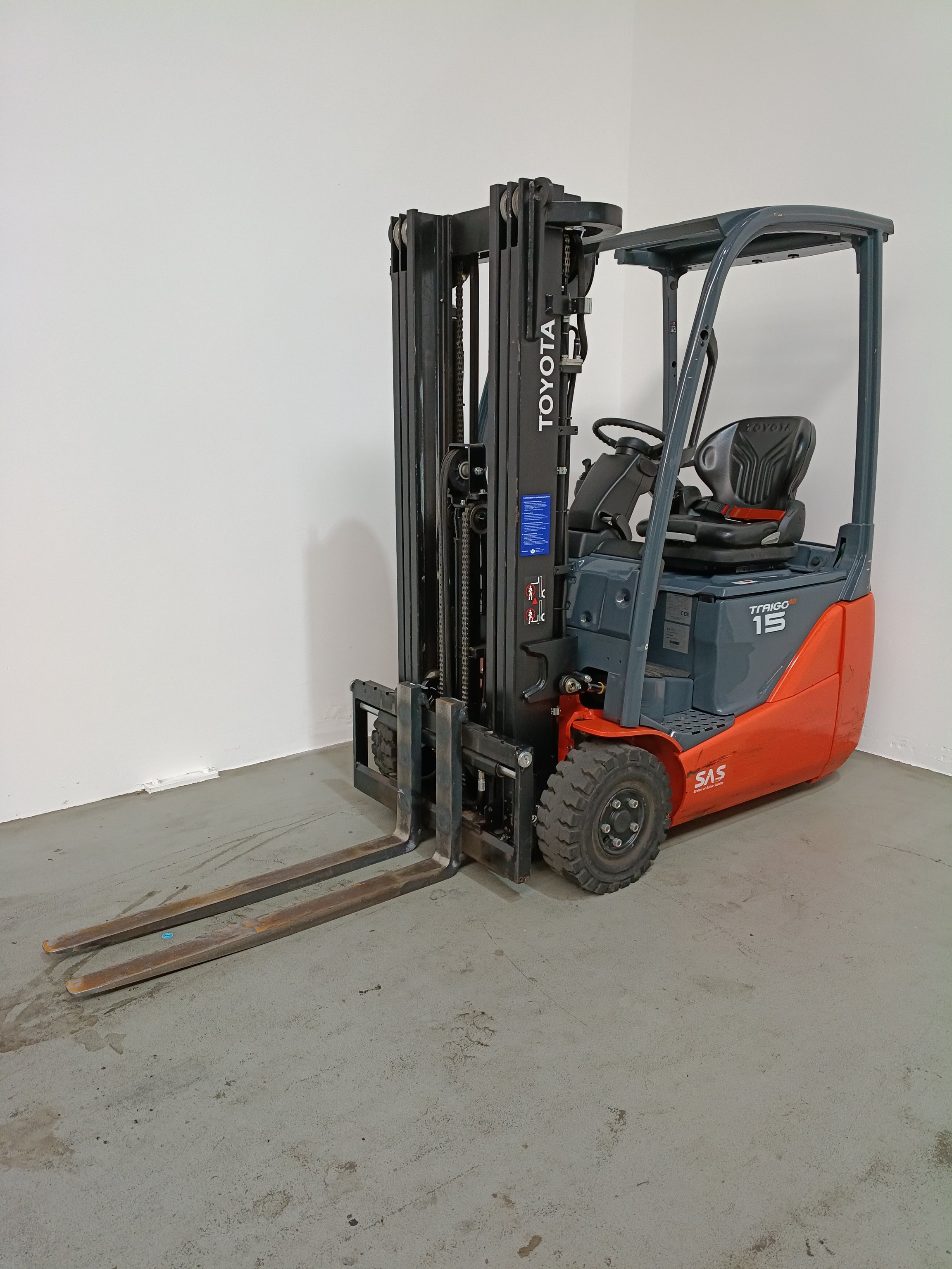 Elektro 3 Rad-Stapler Toyota 8FBE15T (BJ: 2021)