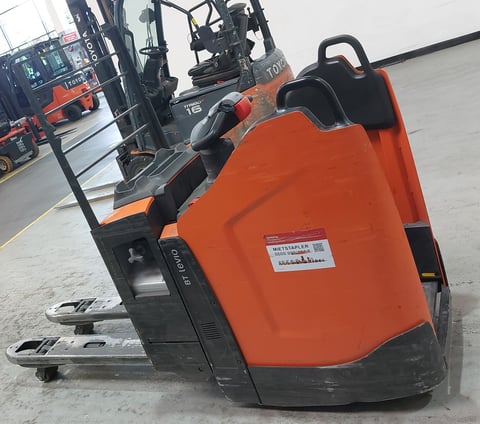 Elektrischer Niederhubwagen Toyota LPE250 (BJ: 2021)