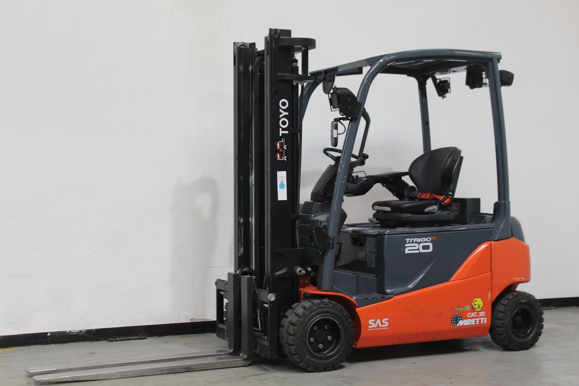 Elektro 4 Rad-Stapler Toyota 8FBM20T (BJ: 2021)