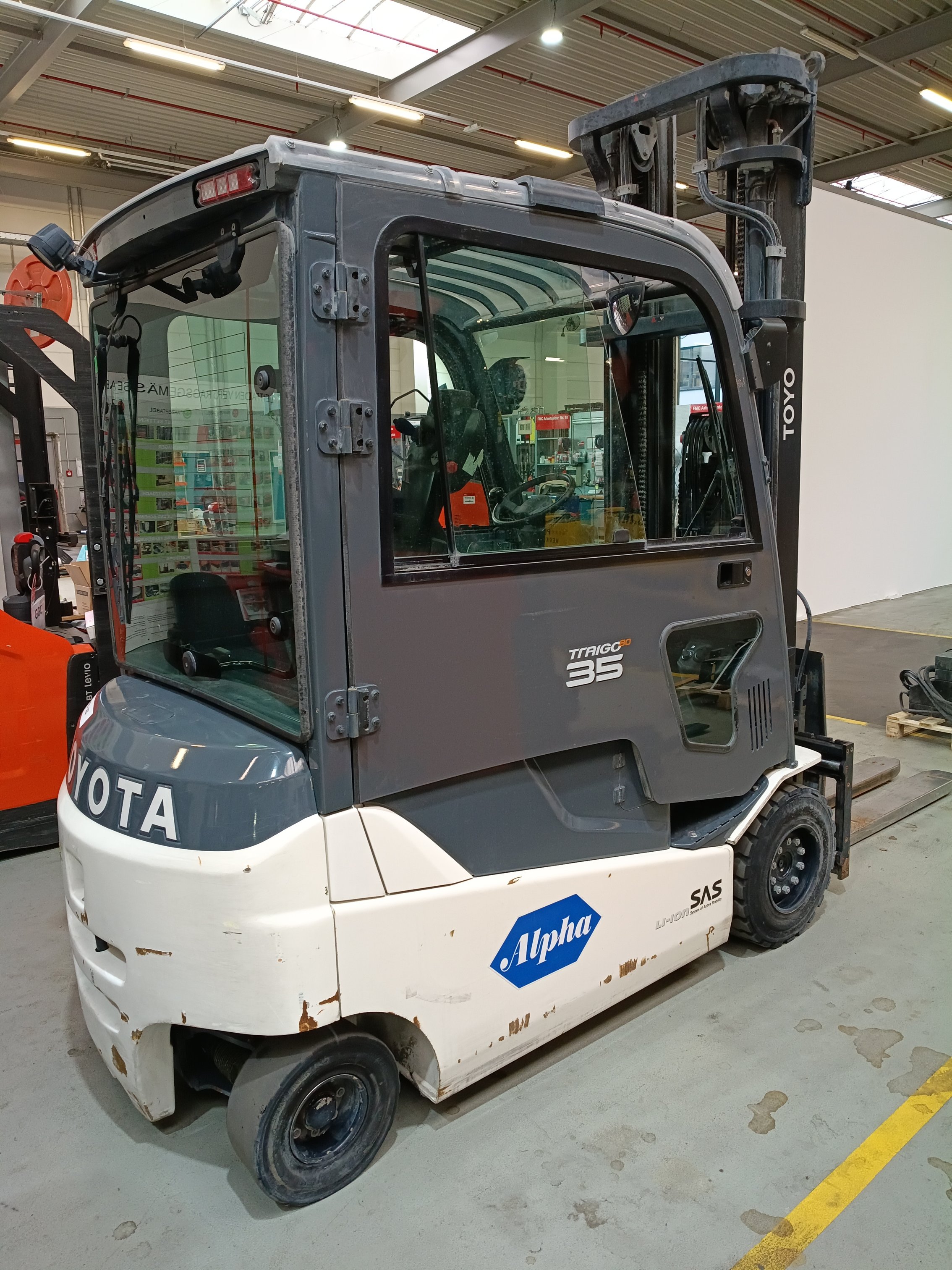 Elektro 4 Rad-Stapler Toyota 8FBMT35 *sofort verfügbar* (BJ: 2021)