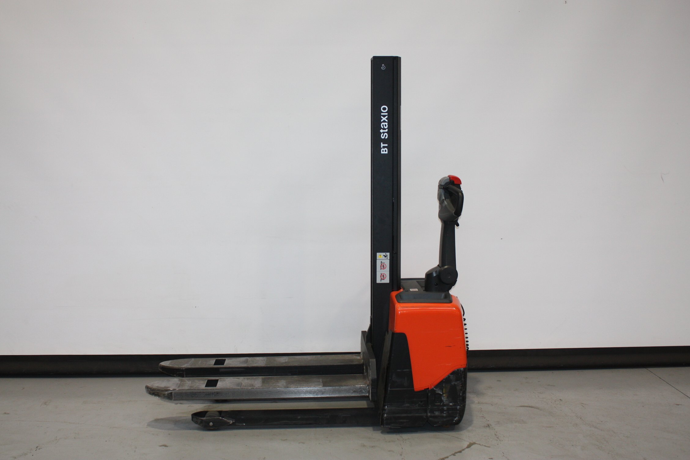 Elektrischer Hochhubwagen Toyota HWE100 (BJ: 2021)