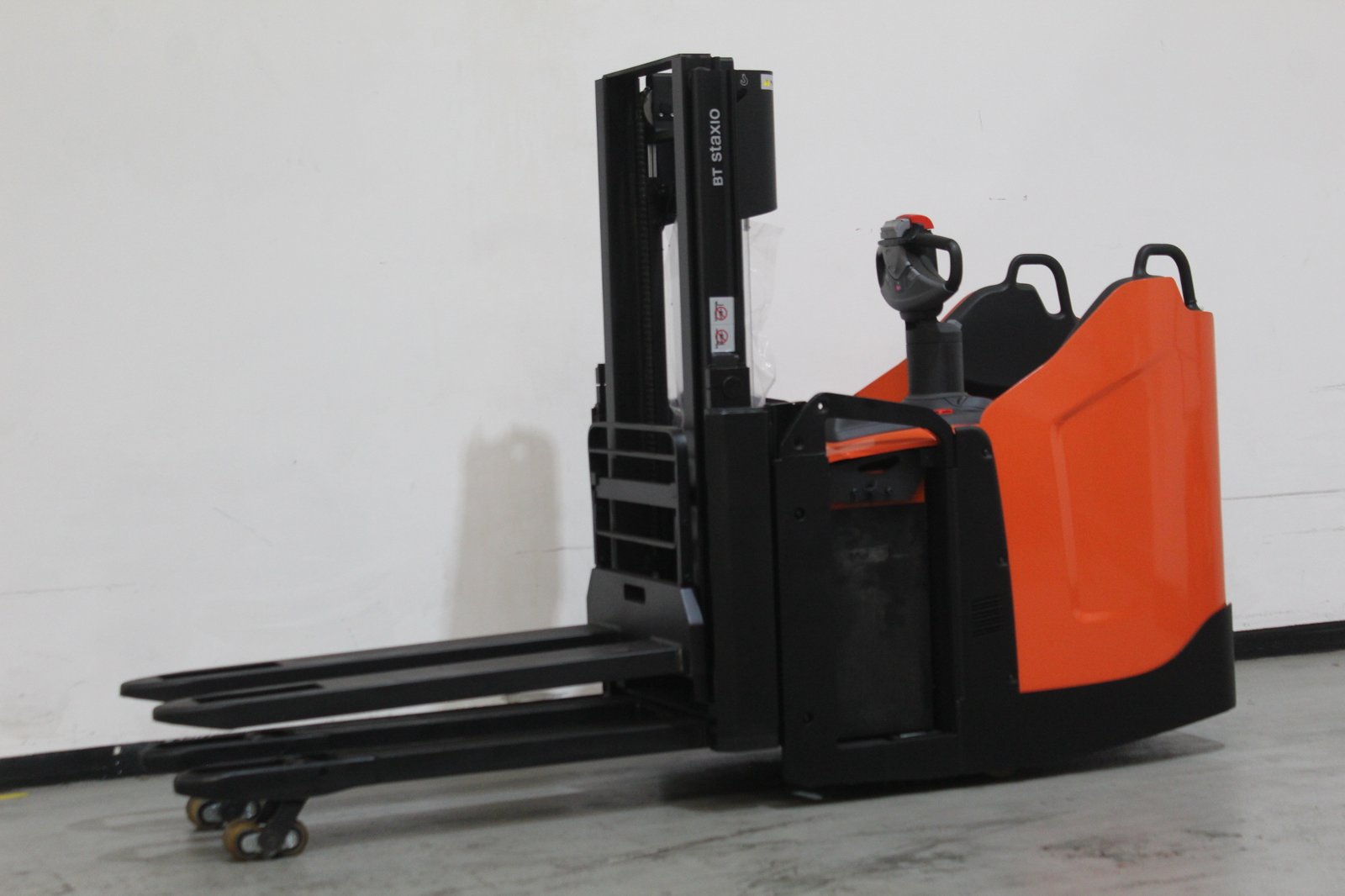 Elektrischer Hochhubwagen Toyota SPE200D (BJ: 2021)