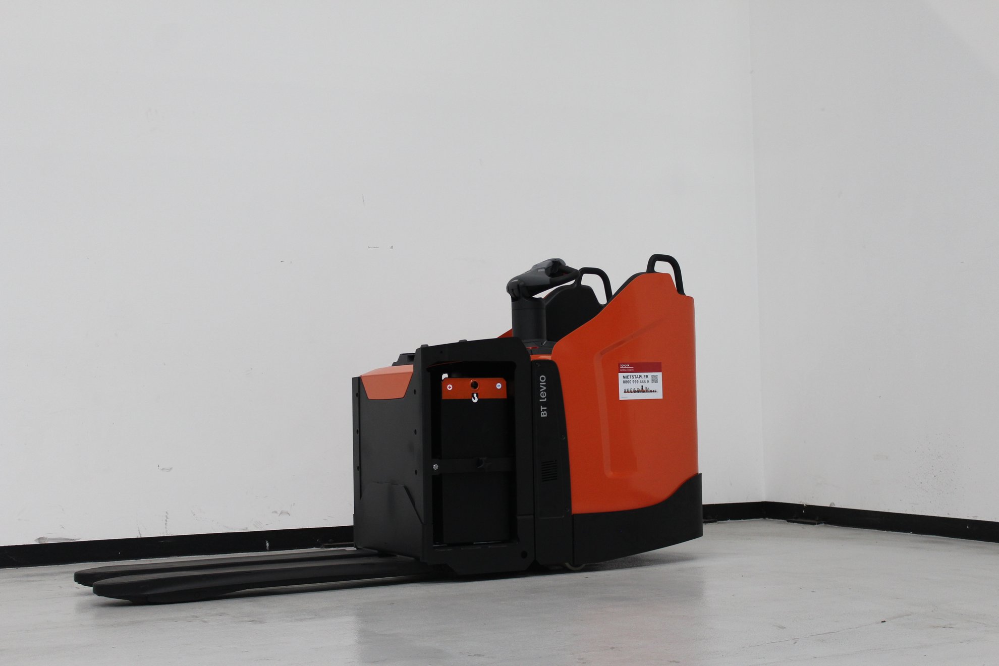 Elektrischer Niederhubwagen Toyota LPE220 (BJ: 2021)