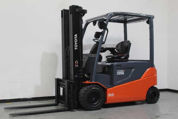 Elektro 4 Rad-Stapler Toyota 8FBMT35 (BJ: 2021)