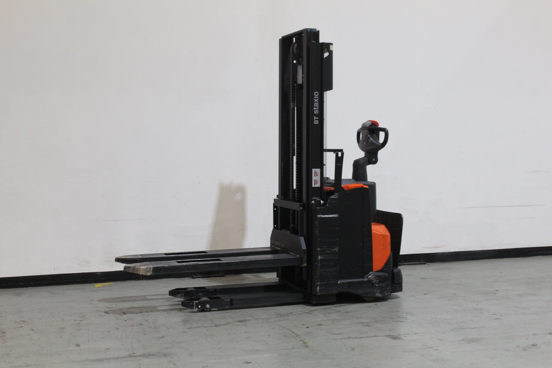 Elektrischer Hochhubwagen Toyota SWE120 (BJ: 2022)