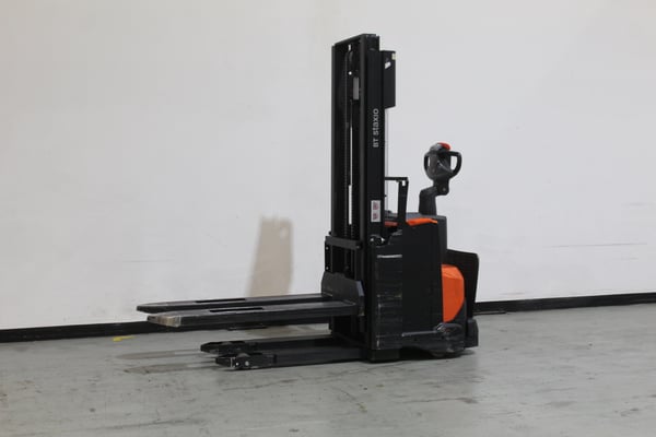 Elektrischer Hochhubwagen Toyota SWE120 (BJ: 2022)