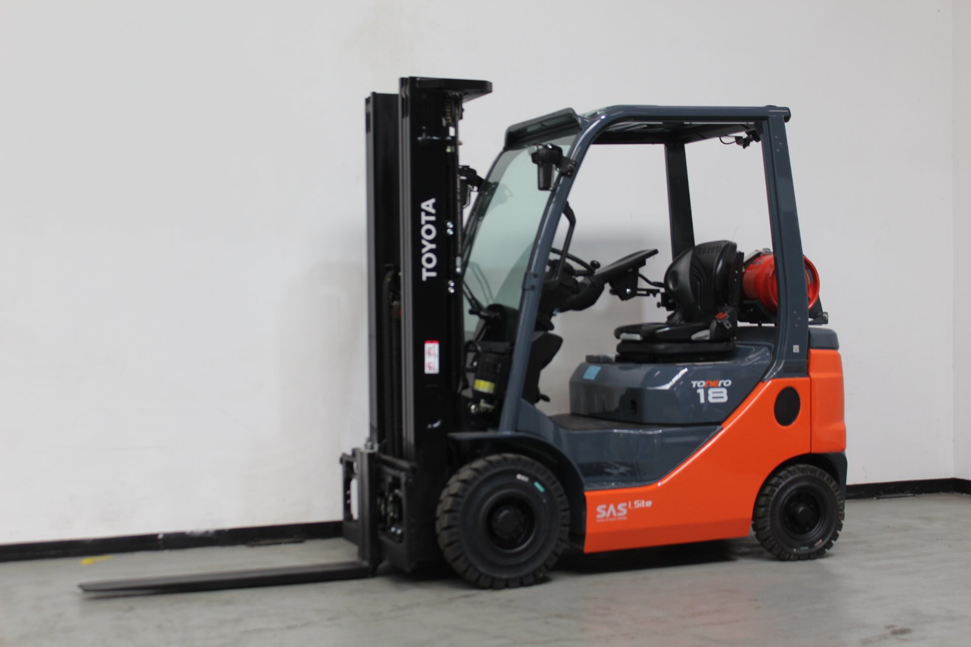 Treibgasstapler Toyota 02-8FGF18 (BJ: 2022)