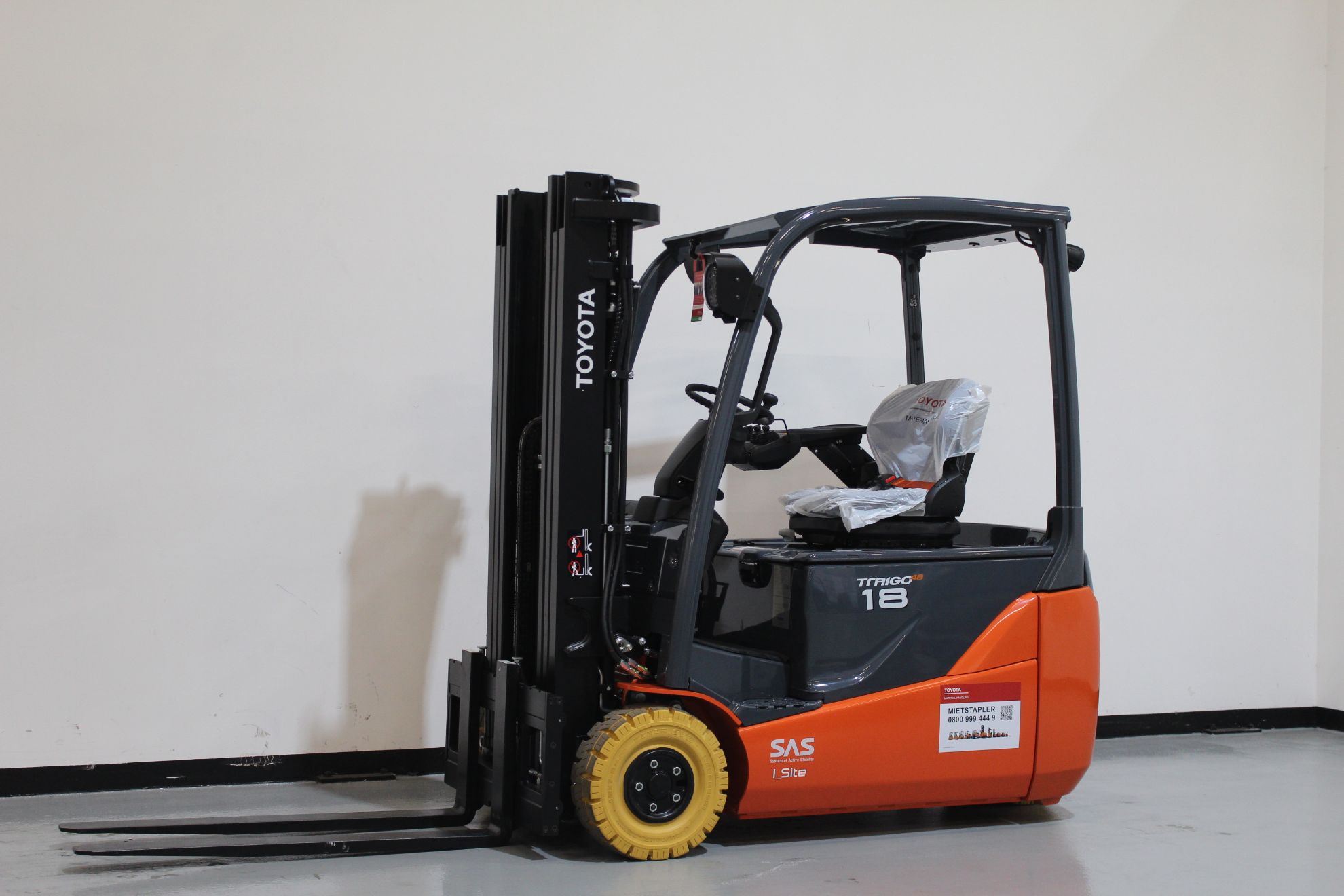 Elektro 3 Rad-Stapler Toyota 8FBE18T (BJ: 2022)