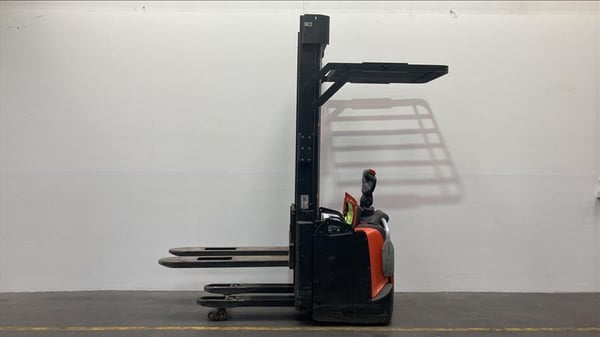 Elektrischer Hochhubwagen Toyota SPE160L (BJ: 2022)