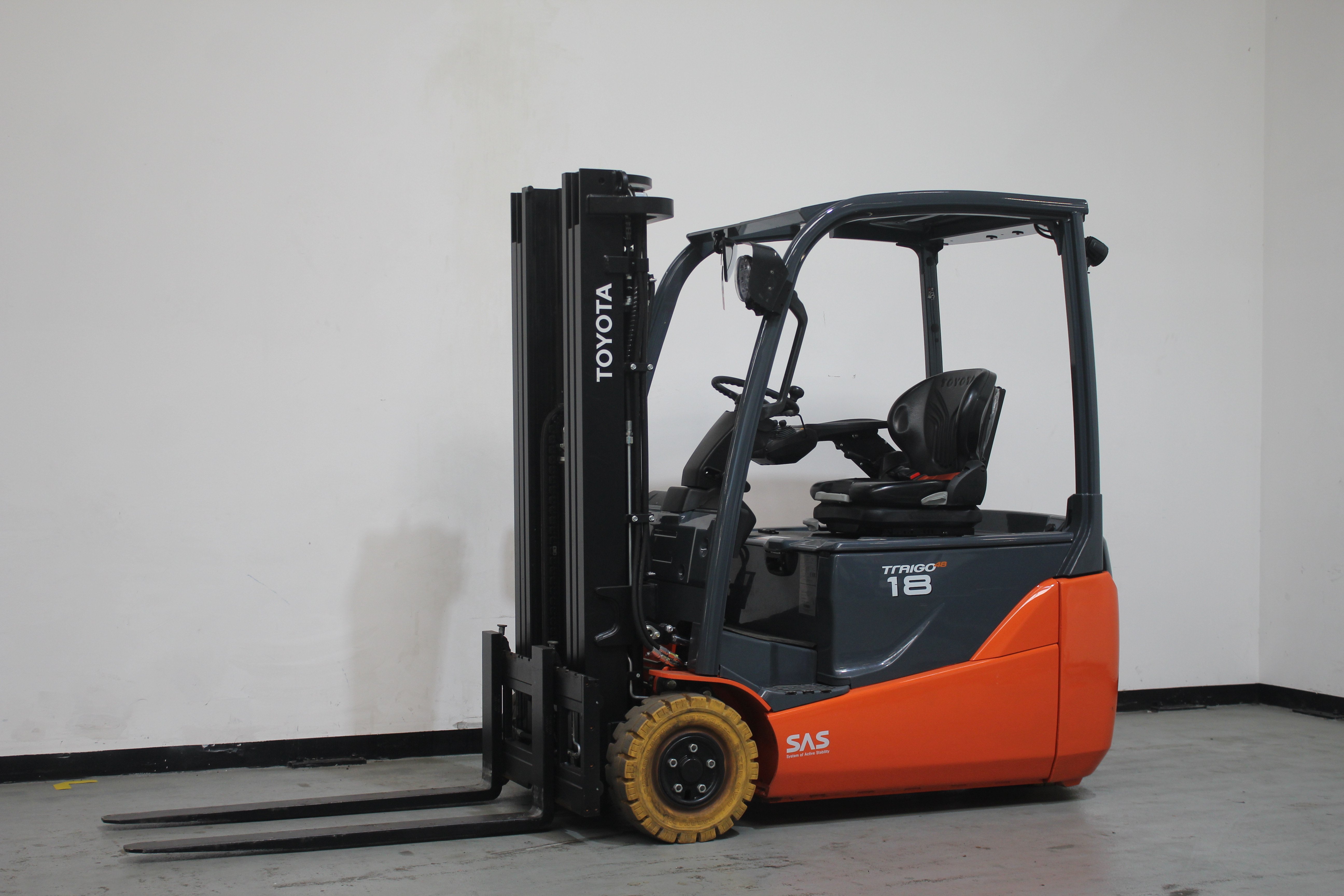 Elektro 3 Rad-Stapler Toyota 8FBE18T (BJ: 2022)