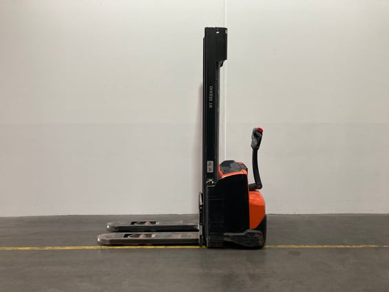 Elektrischer Hochhubwagen Toyota SWE120 (BJ: 2022)