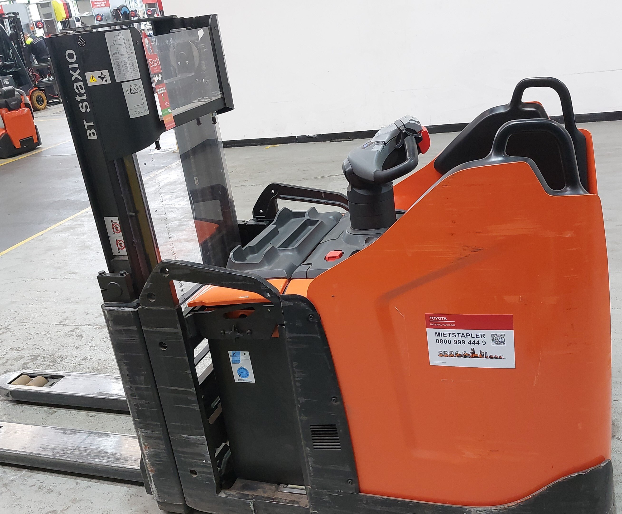 Elektrischer Hochhubwagen Toyota SPE200D (BJ: 2022)