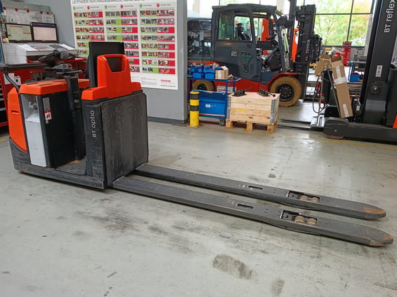 Niederhubkommissionierer Toyota OSE250P (BJ: 2022)