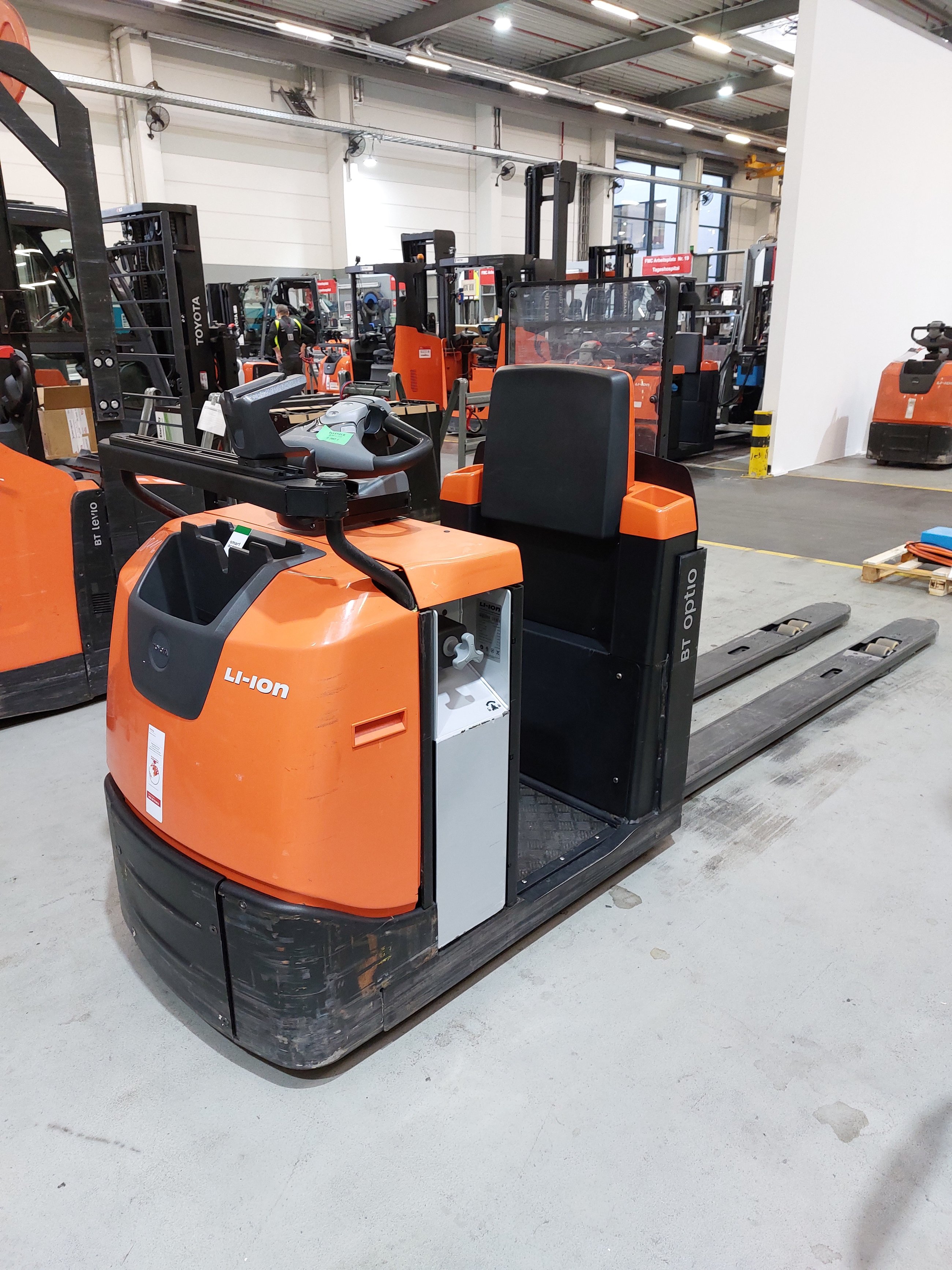 Niederhubkommissionierer Toyota OSE250 (BJ: 2022)