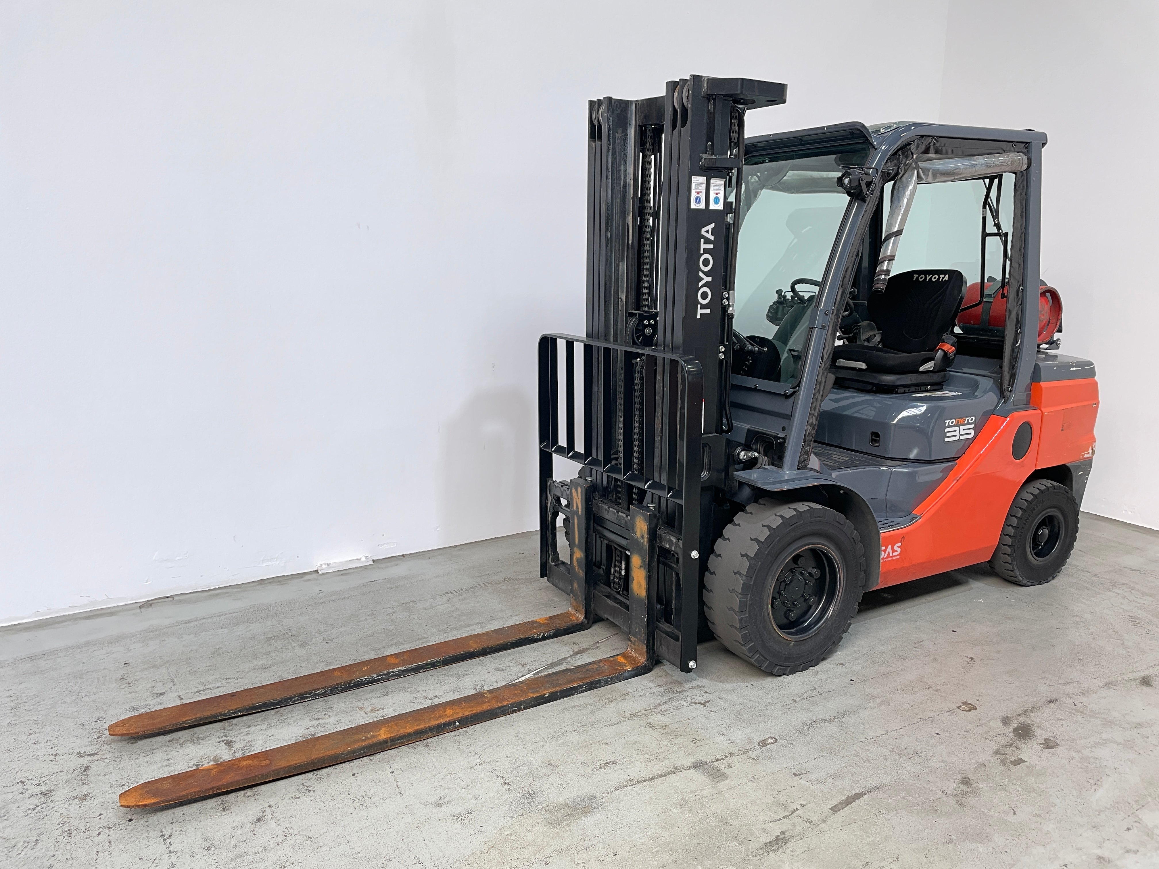 Treibgasstapler Toyota 02-8FGJF35 (BJ: 2022)